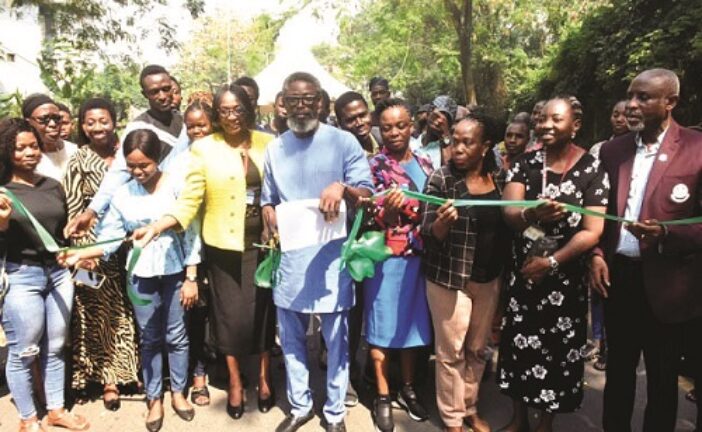Fashola Inaugurates UNILAG Roads