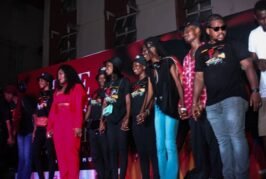 PHOTOS: Afropop Diva Sunkanmi storms  UNILAG