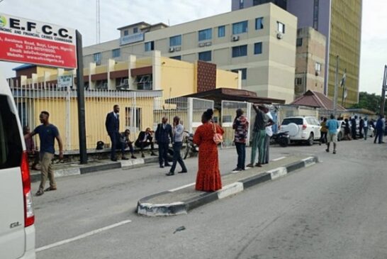 BREAKING: DSS Storms EFCC Lagos Office, Blocks Officers’ Access