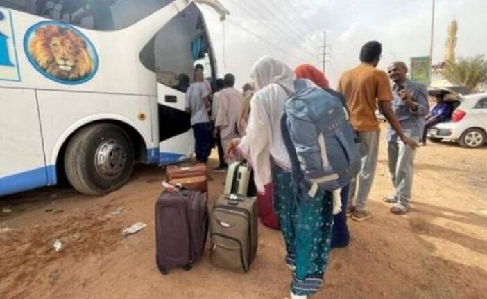 FG Airlifts 888 Nigerians From Egypt, Plans More Evacuation