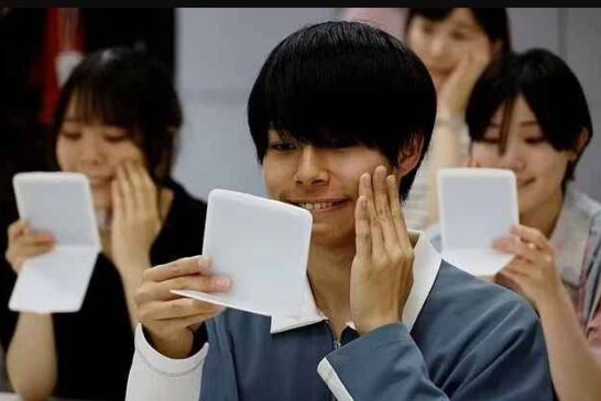 Japanese Pay $55 Per Hour To Learn Smiling