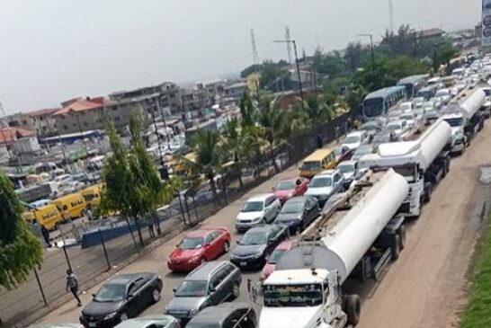 Sallah: FG Suspends Work On Lagos-Ibadan Expressway To Reduce Gridlock