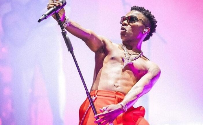 Wizkid Loses £100,000 Ring At London Concert