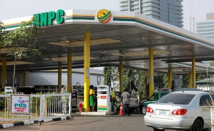 Netizens Kick As Fuel Price Hits N617/Litre
