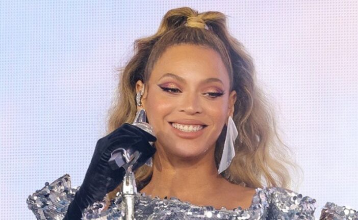 Beyoncé Celebrates 10th Anniversary With Surprise Music Drop