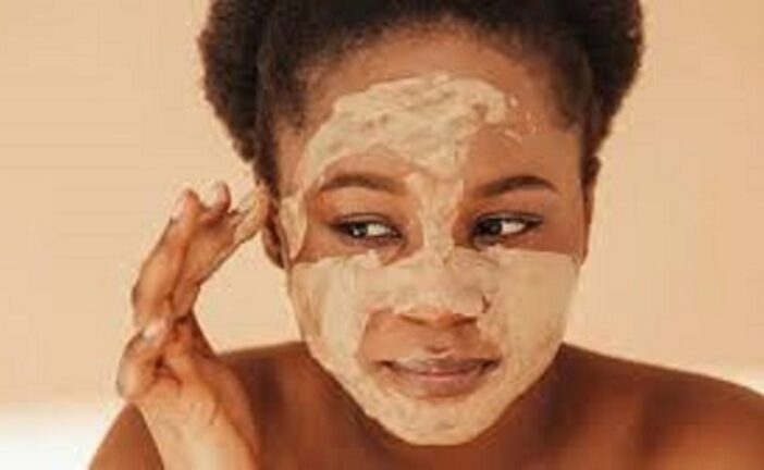 How Clay Masks Detoxify And Nourish Your Skin