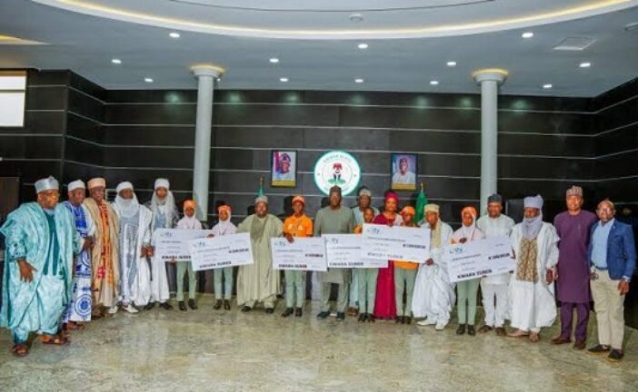 Kwara Gov Fulfills Promise, Presents N6m Cheques To School Debate Champions.