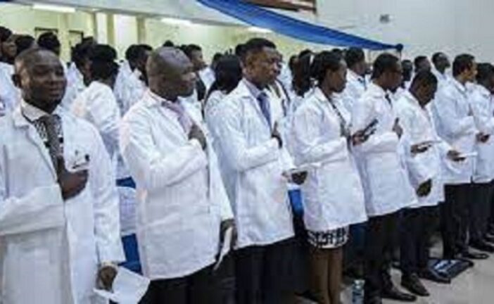 FG Inducts 396 Foreign-Trained Medical Laboratory Science Graduates