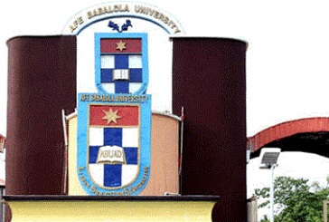 Best Nursing Student Mourns Mother’s Death, Jointly Receives N5.5m From Afe Babalola