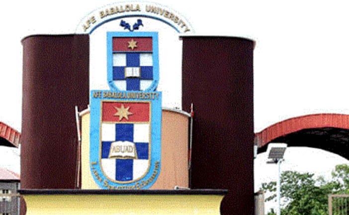 Best Nursing Student Mourns Mother’s Death, Jointly Receives N5.5m From Afe Babalola