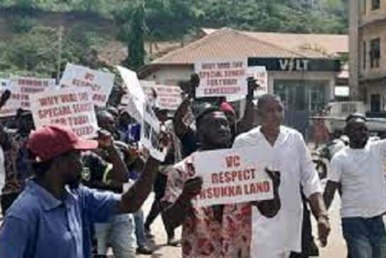 Protest Rocks UNN Over VC’s Handover