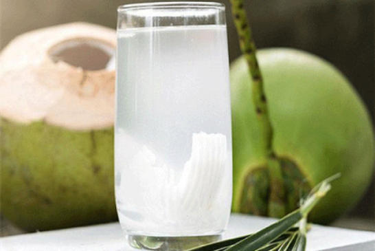 Drinking Coconut Water During Your Period Is A Bad Idea, Here Are 5 Reasons