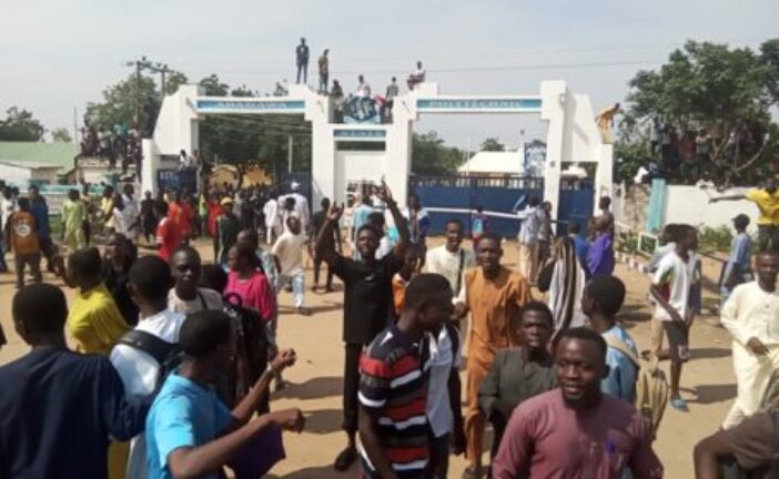 Adamawa Poly Students Protest Over Lack Of Electricity, Water