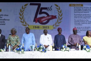 UI Awards Seven Outstanding Lecturers, 33 Students
