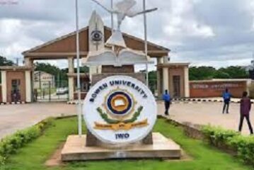 901 Graduate From Bowen University