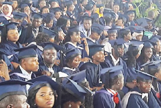 Topdeal College Celebrates 2024 Outstanding Graduates