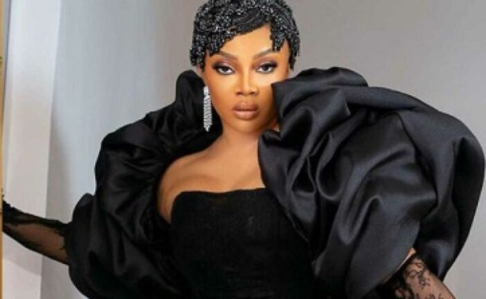 Nothing Wrong With Asking Men To Pay Your Bills – Toke Makinwa Tells Ladies