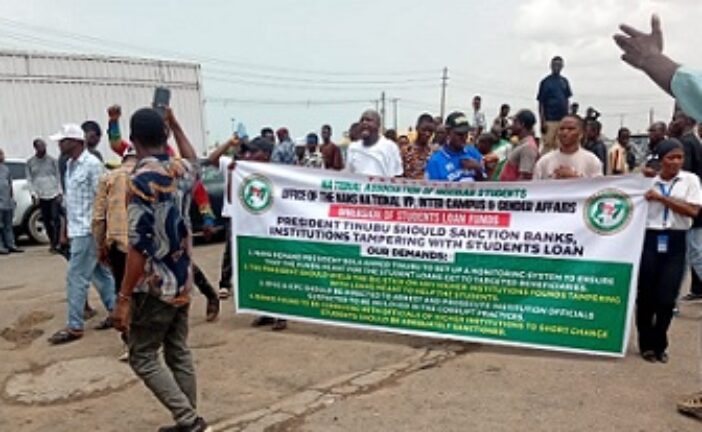 Student Loan: Minister Meets Vcs As NANS Blocks Lagos-Ibadan Highway