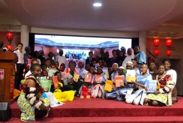 Chinese Embassy Donates 15 Sets Of Language Materials To Nigerian Schools