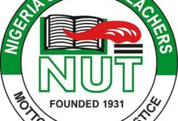 12 Outstanding Teachers Get N355m Cash Award