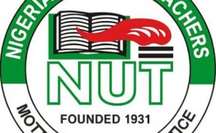 12 Outstanding Teachers Get N355m Cash Award