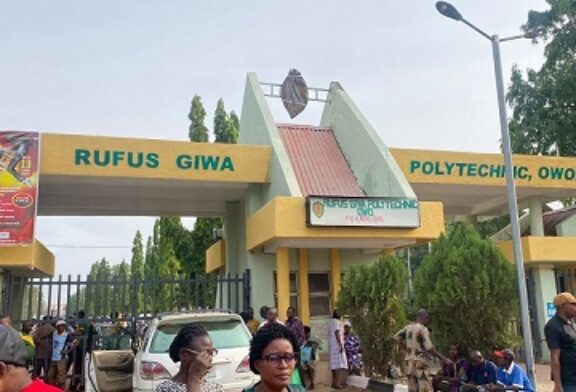 Ondo Poly Workers Protest Over Non-Implementation Of New Minimum Wage