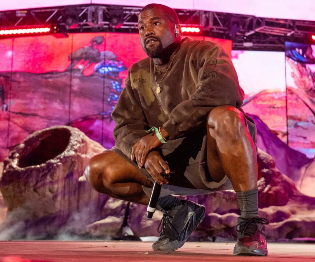 Kanye West draws 118,000 to Istanbul concert